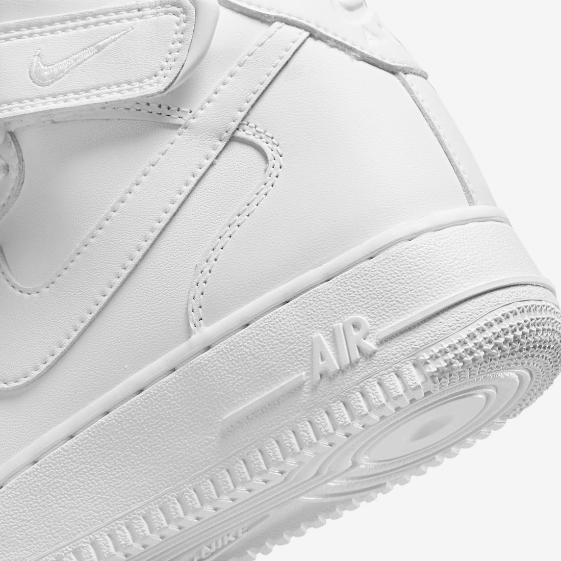 Nike Air Force 1 Mid "Fresh"