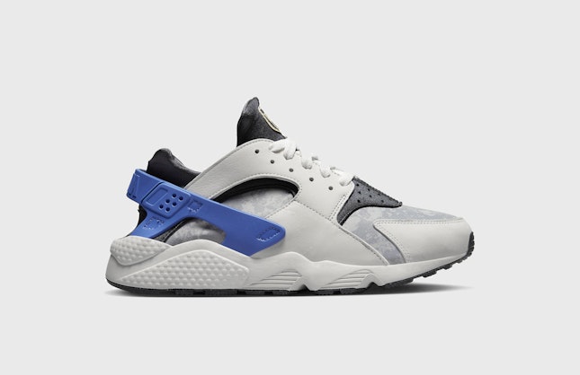 Nike Air Huarache "Social FC"