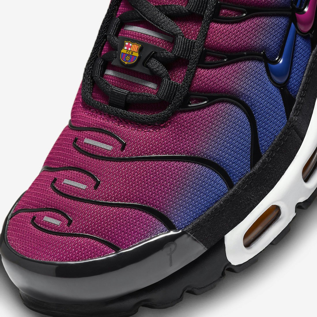 Patta x FC Barcelona x Nike Air Max Plus "Rush Fuchsia"