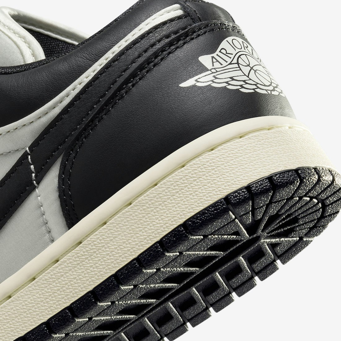Air Jordan 1 Low "Vintage Panda"