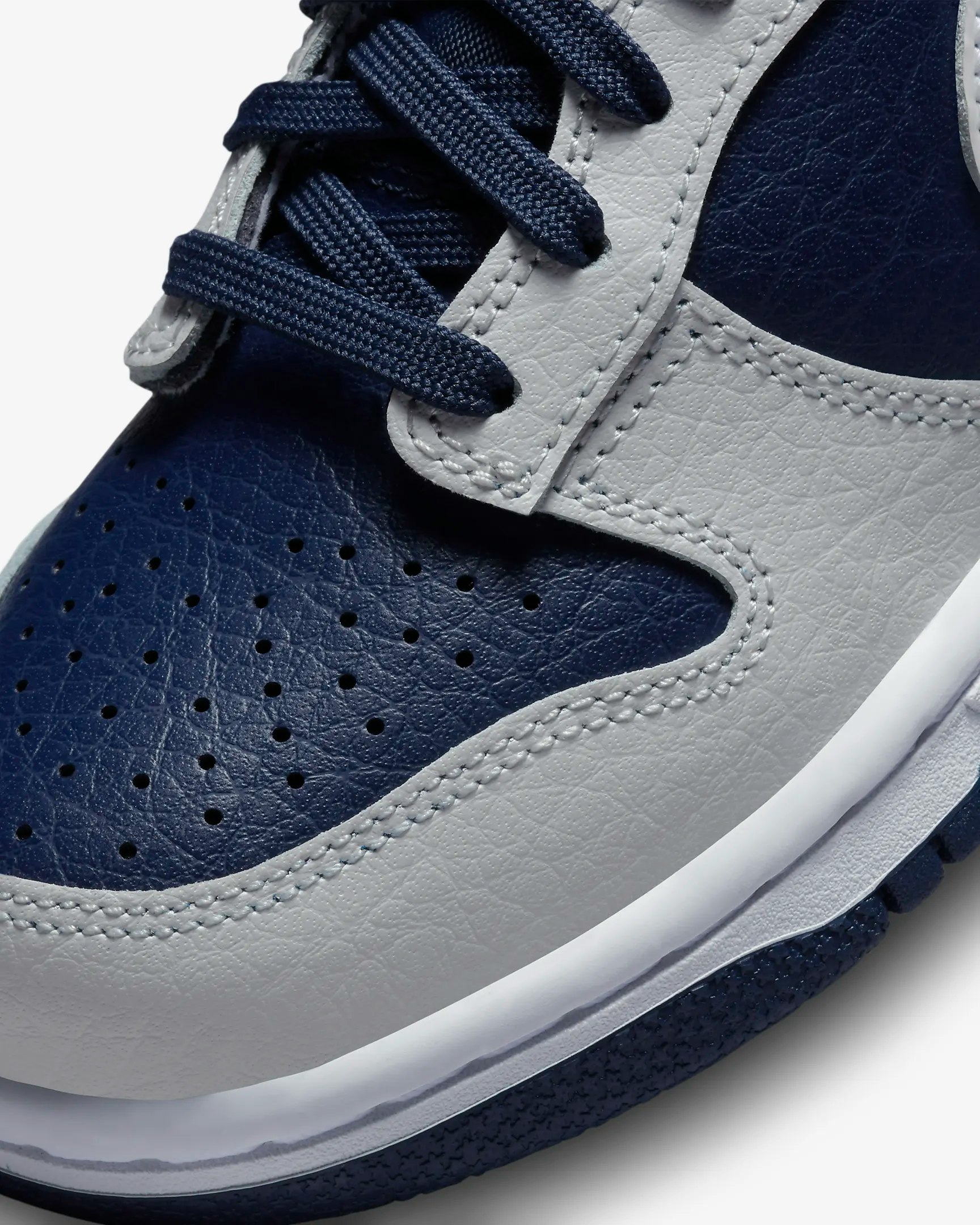 Nike Dunk Low GS "Midnight Navy"