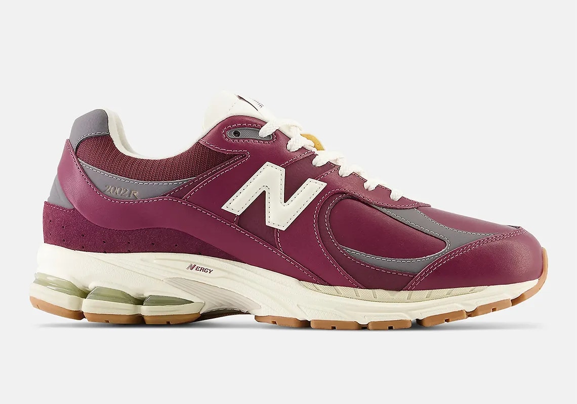 New Balance 2002R "Vintage Leather" (Bordeaux)