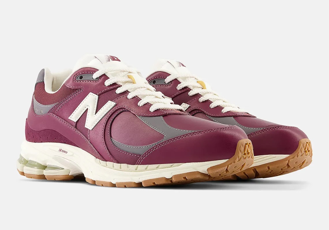 New Balance 2002R "Vintage Leather" (Bordeaux)