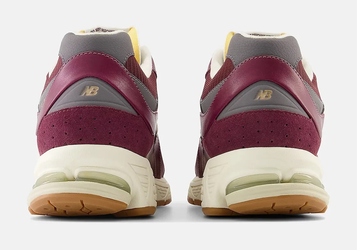 New Balance 2002R "Vintage Leather" (Bordeaux)