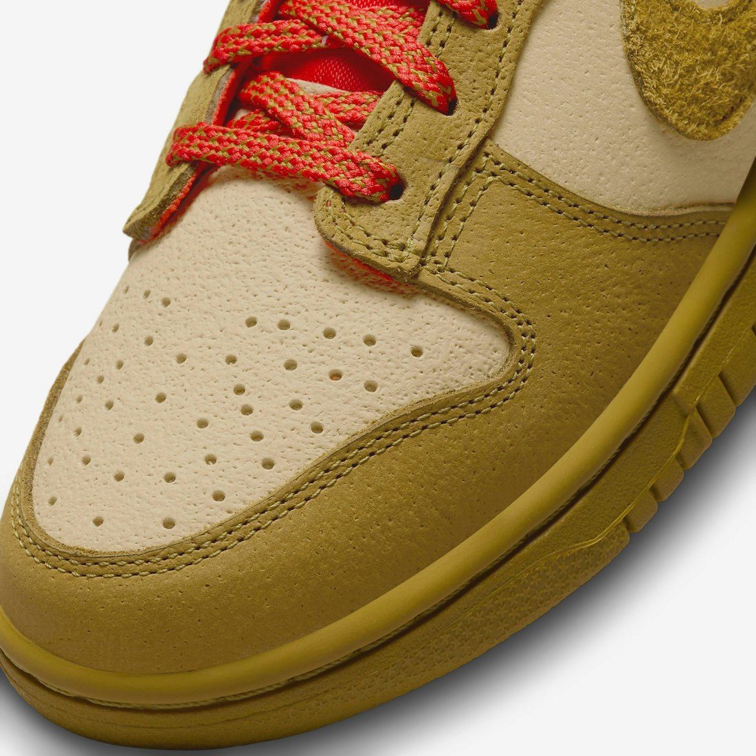 Nike Dunk Low "Bronzine"