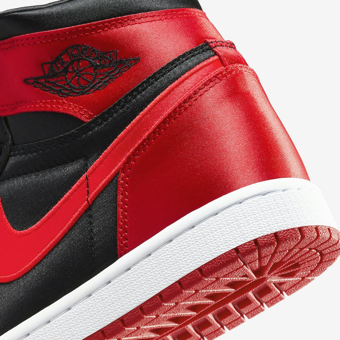 Air Jordan 1 High OG "Satin Bred"