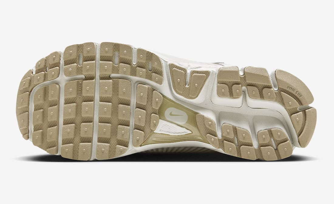Nike Zoom Vomero 5 "Light Bone"