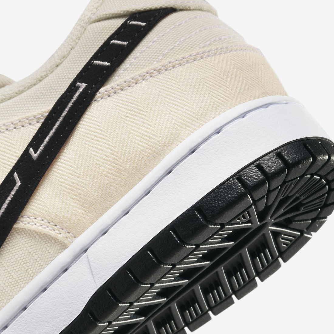 Albino & Preto x Nike SB Dunk Low "Fossil"