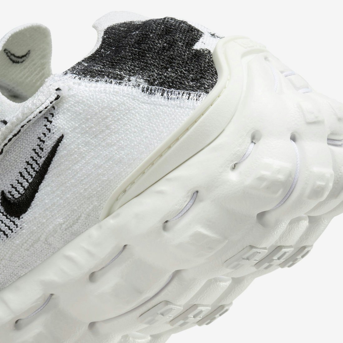 Nike ISPA Mindbody "Black/White"