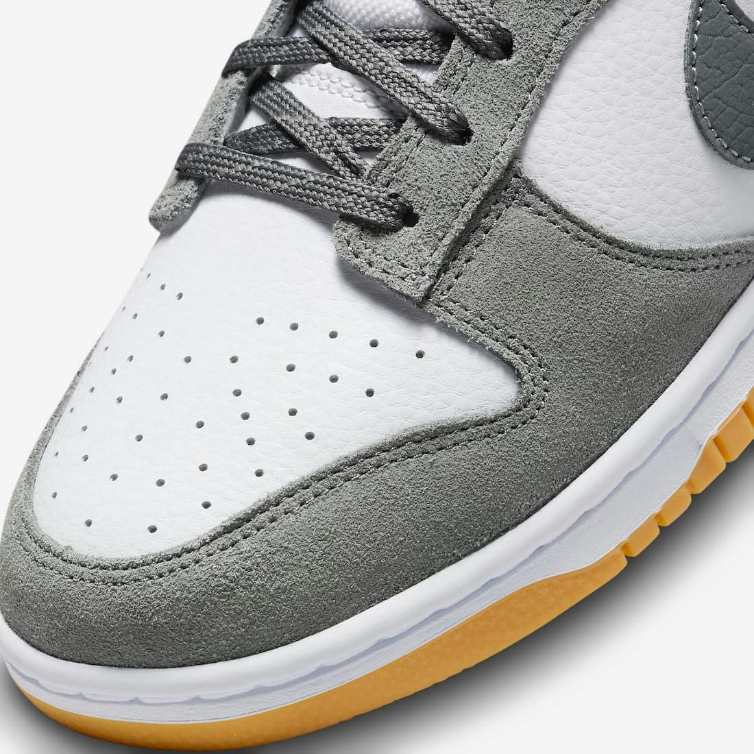 Nike Dunk Low "Smoke Grey"