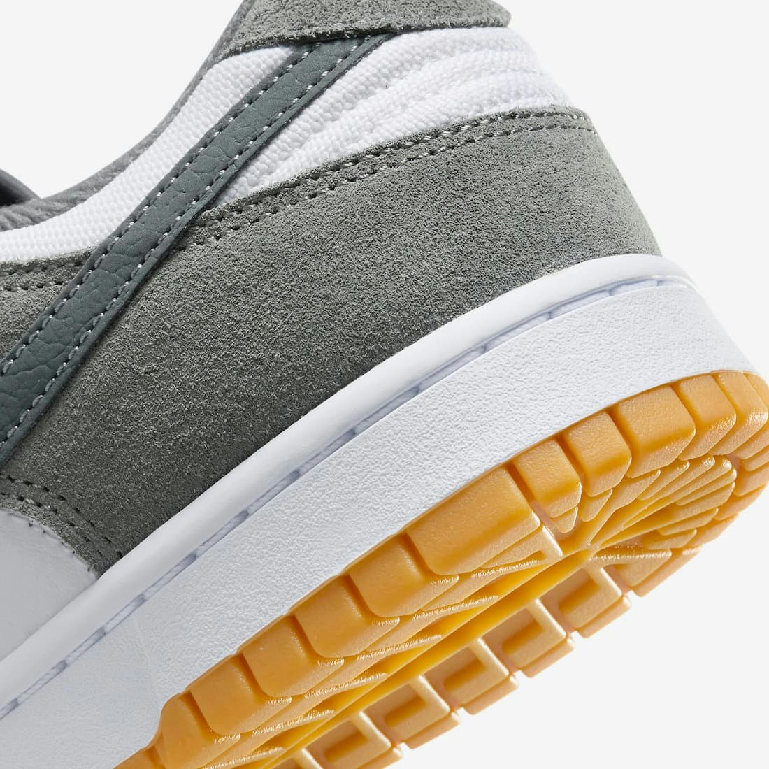 Nike Dunk Low "Smoke Grey"