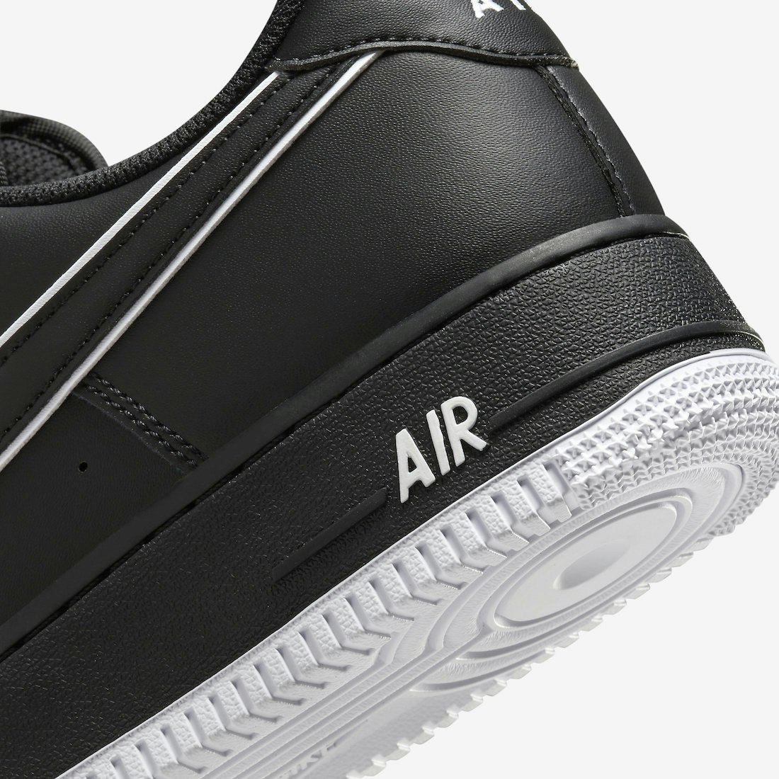 Nike Air Force 1 Low "Black Oreo"