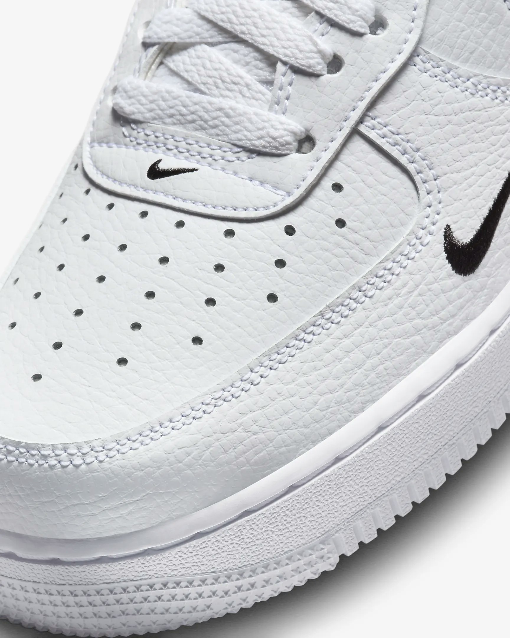 Nike Air Force 1 Low "White & Black"