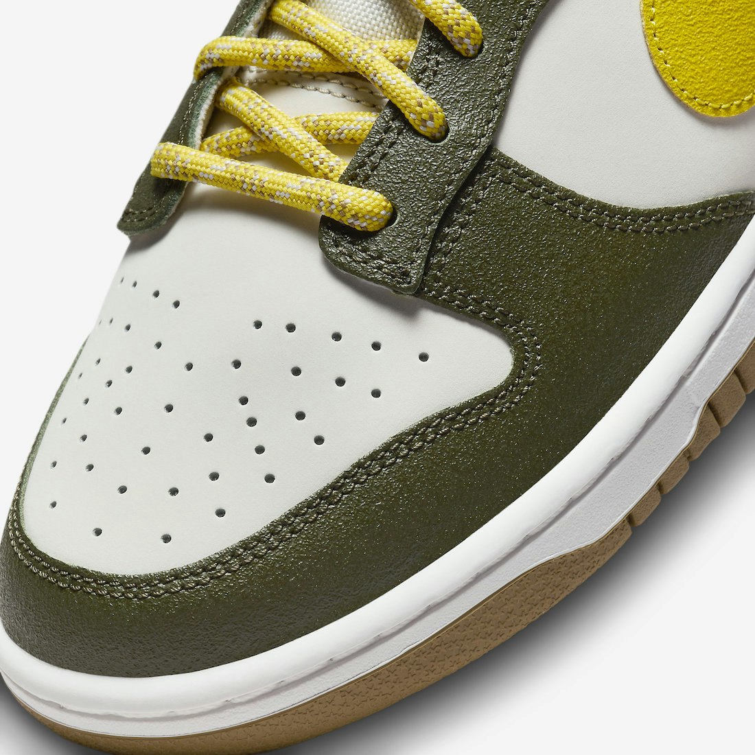 Nike Dunk Low "Cargo Khaki"