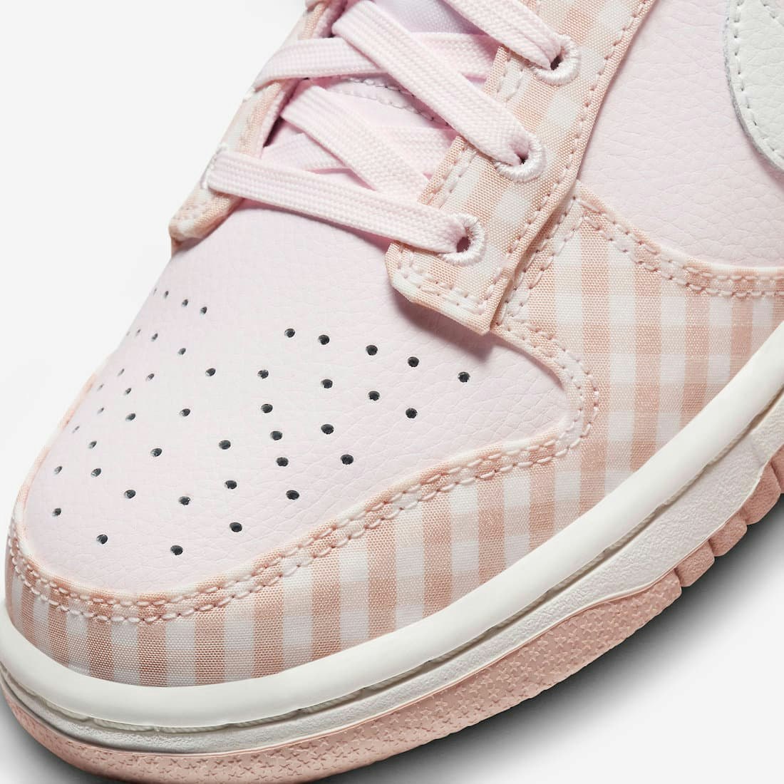 Nike Dunk Low "Pink Gingham" WMNS