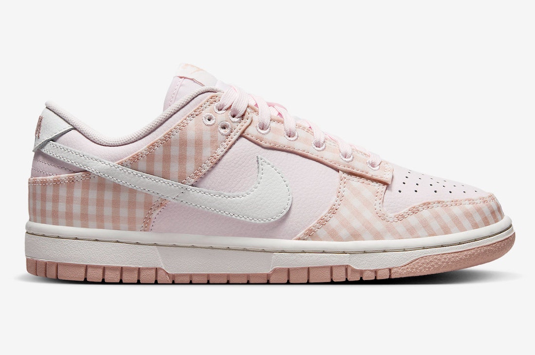 Nike Dunk Low "Pink Gingham"