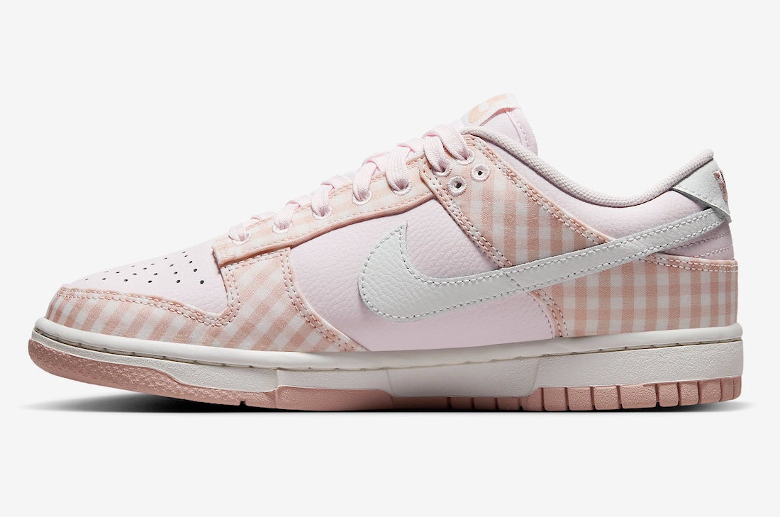 Nike Dunk Low "Pink Gingham"