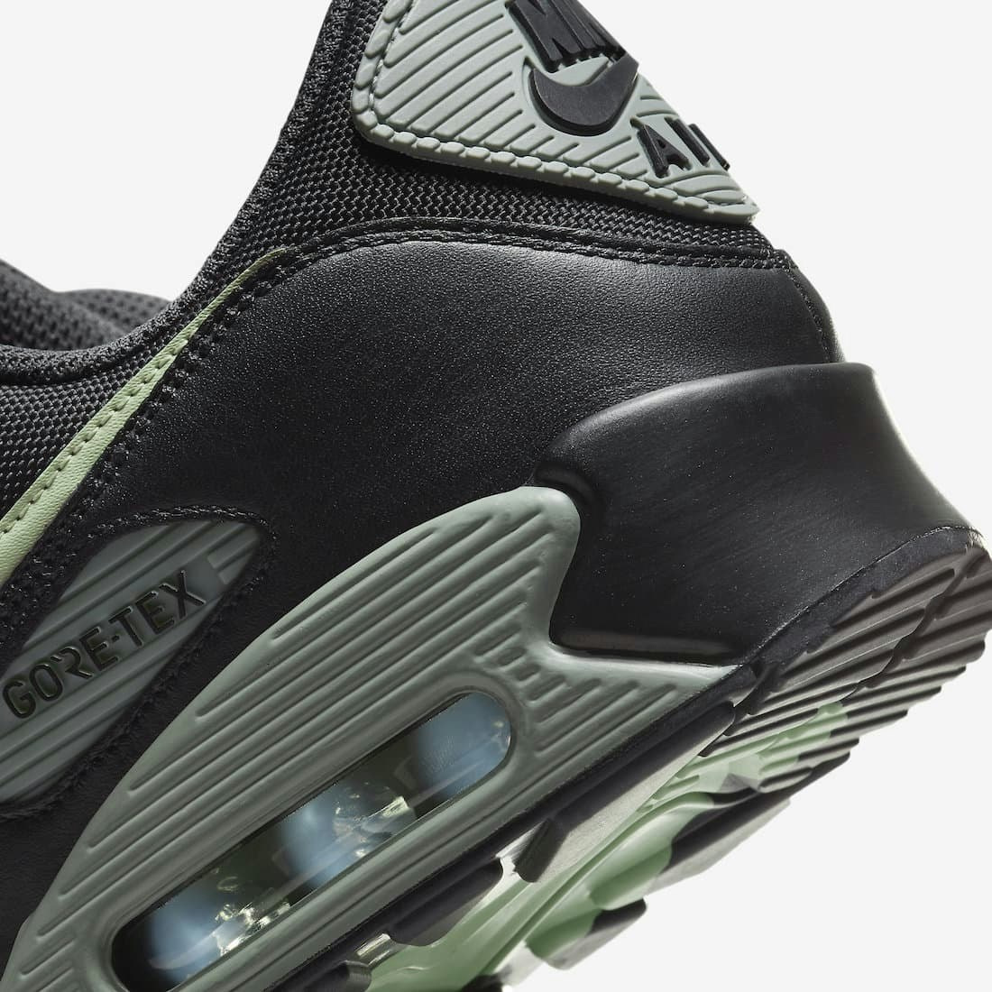 Nike Air Max 90 Gore-Tex "Mica Green"