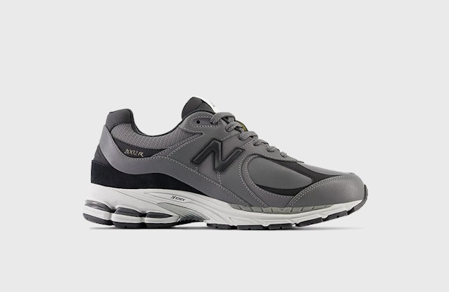 New Balance 2002R "Vintage Leather" (Grey) New Balance 2002R "Vintage Leather" (Grey)