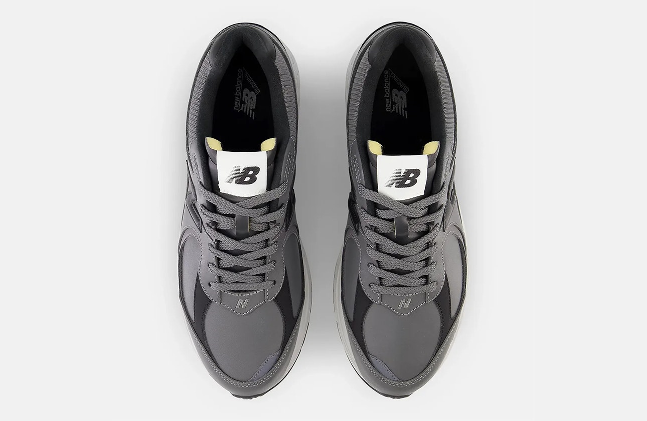 New Balance 2002R "Vintage Leather" (Grey)