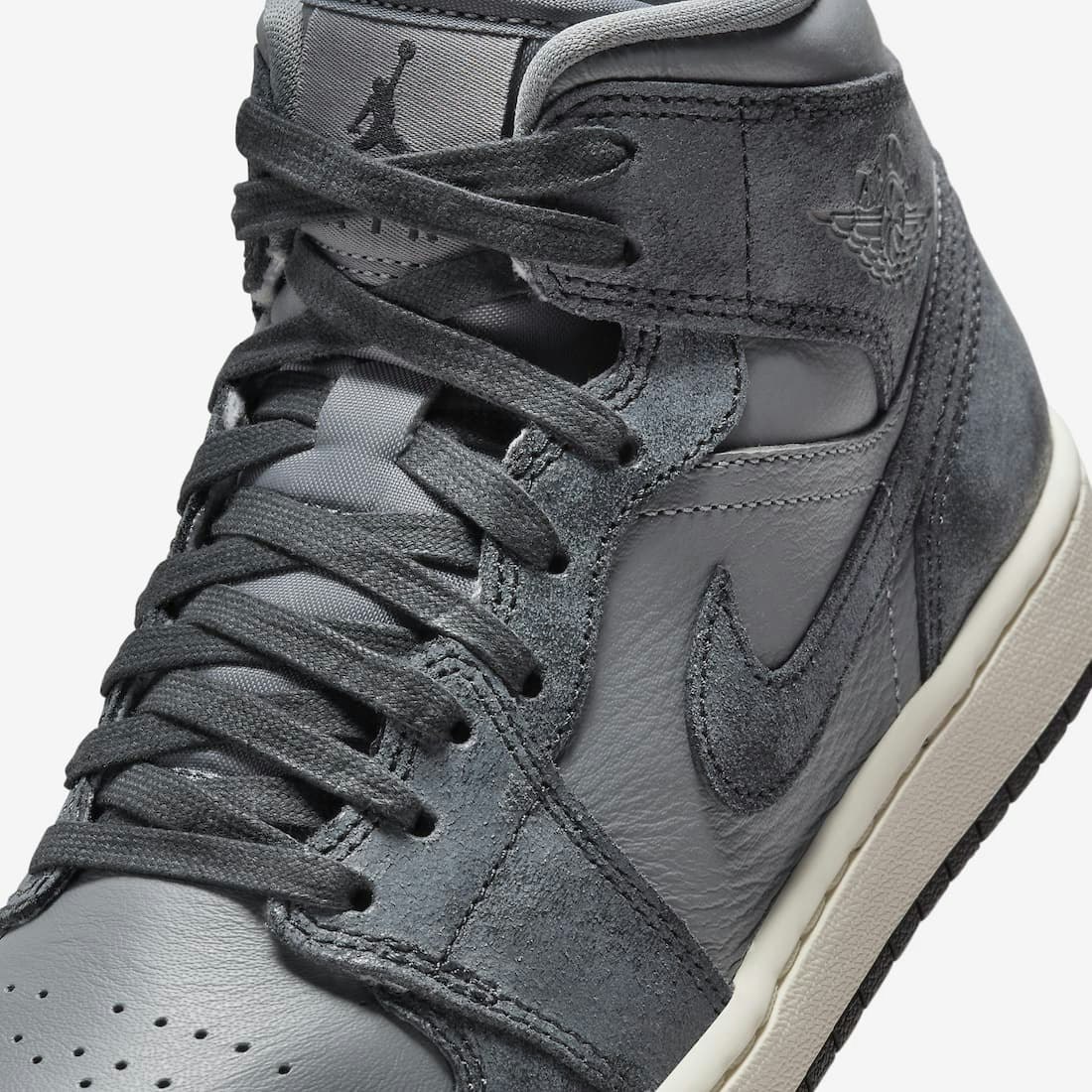 Air Jordan 1 Mid "Smoke Grey"