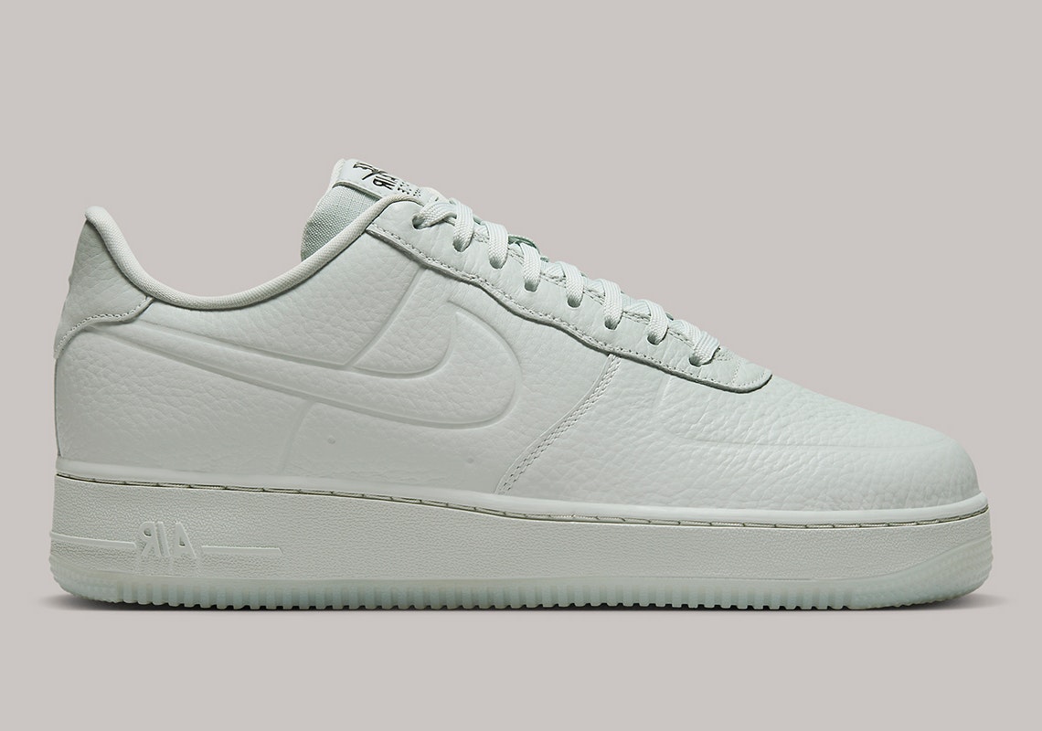 Nike Air Force 1 Low WP "Light Silver"