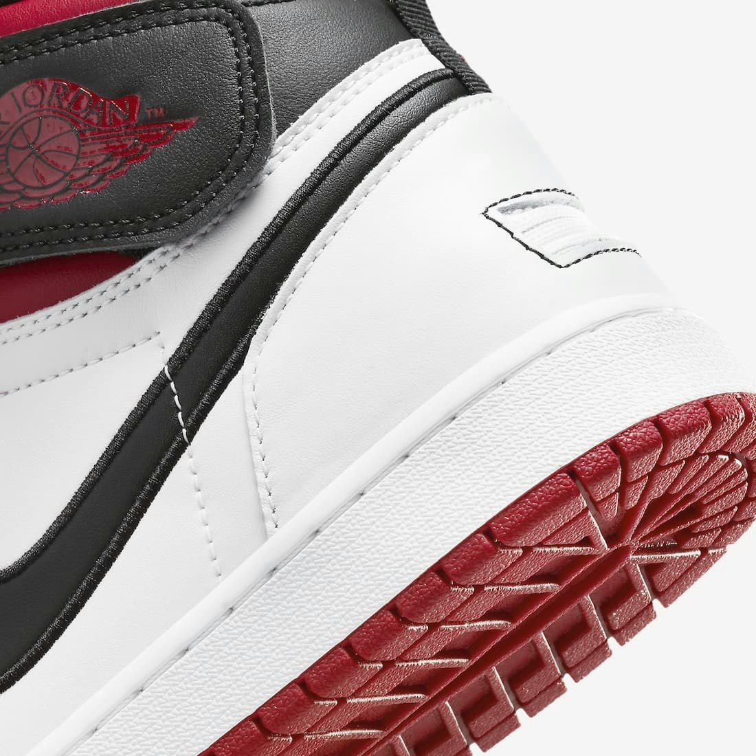Air Jordan 1 High FlyEase "Black Toe"