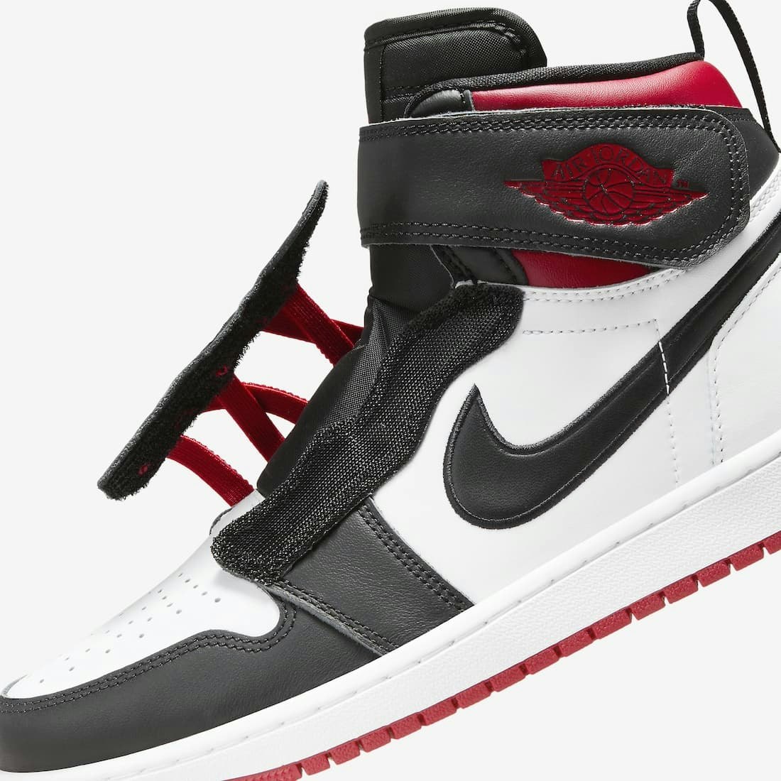Air Jordan 1 High FlyEase "Black Toe"