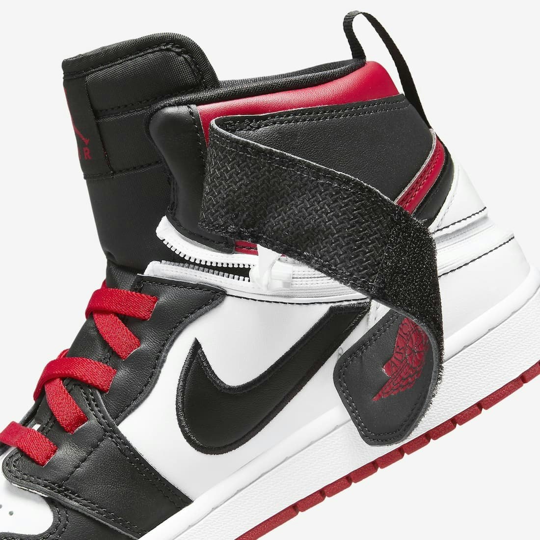 Air Jordan 1 High FlyEase "Black Toe"