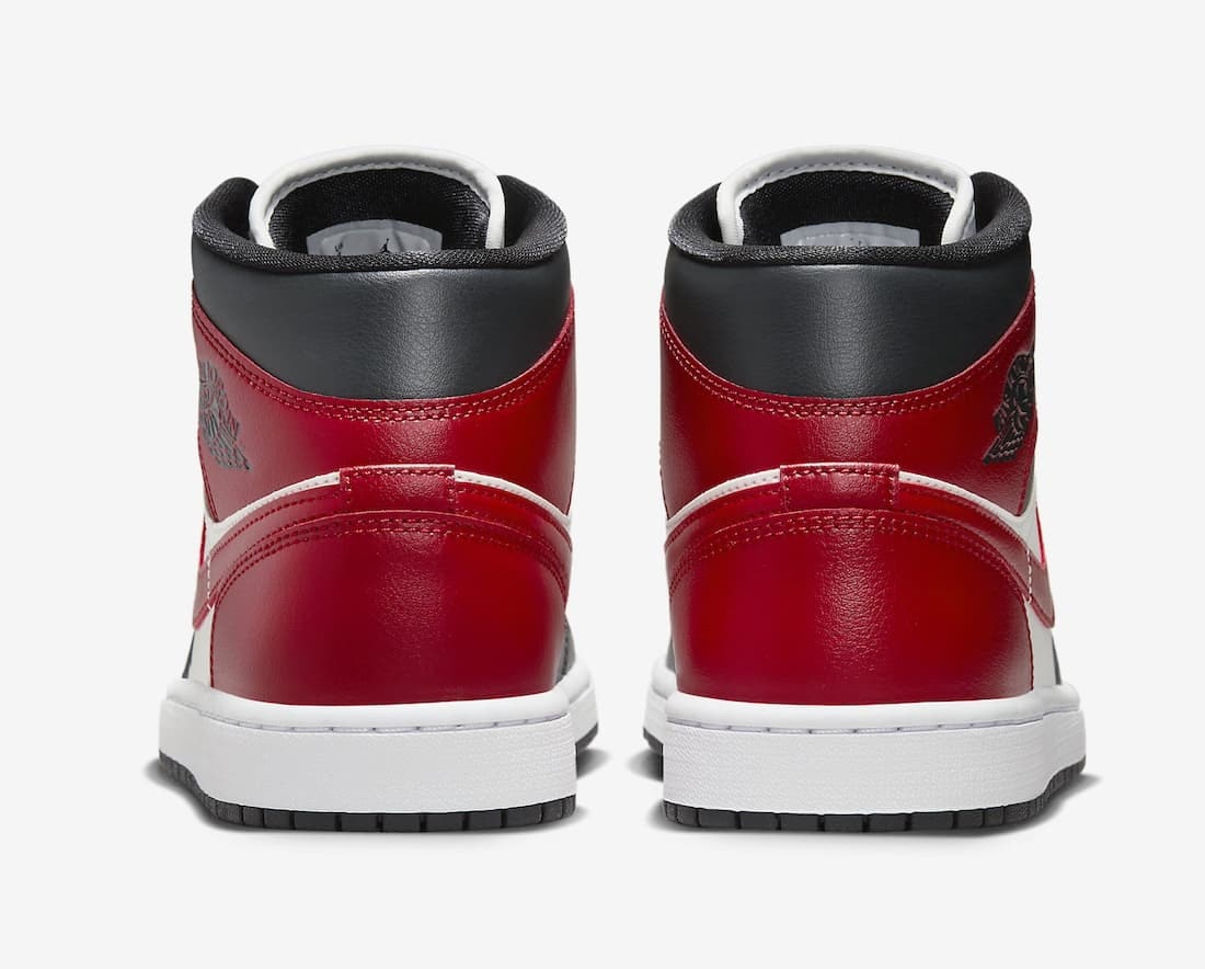 Air Jordan 1 Mid "Black Toe"