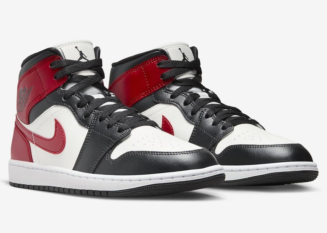 Air Jordan 1 Mid "Black Toe"