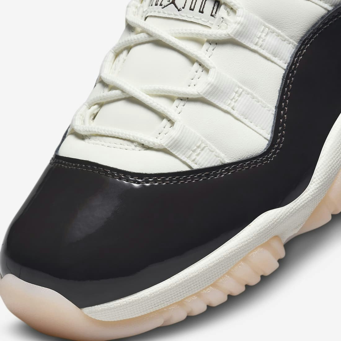 Air Jordan 11 Retro "Neapolitan"