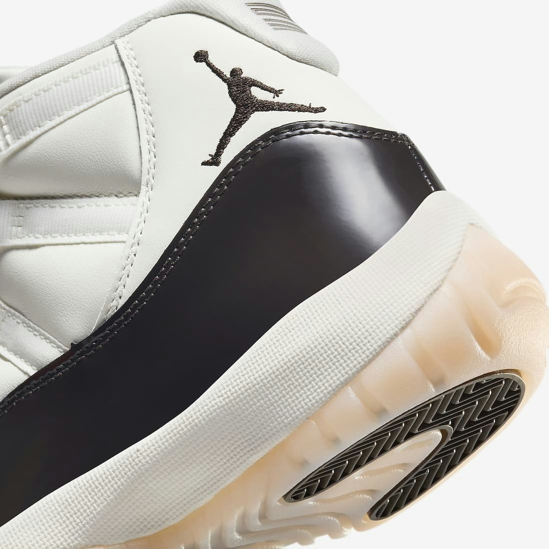 Air Jordan 11 Retro "Neapolitan"
