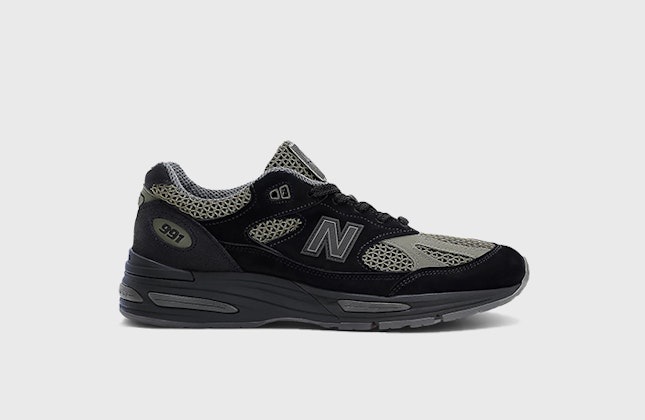 Stone Island x New Balance 991v2 "Dark Grey"