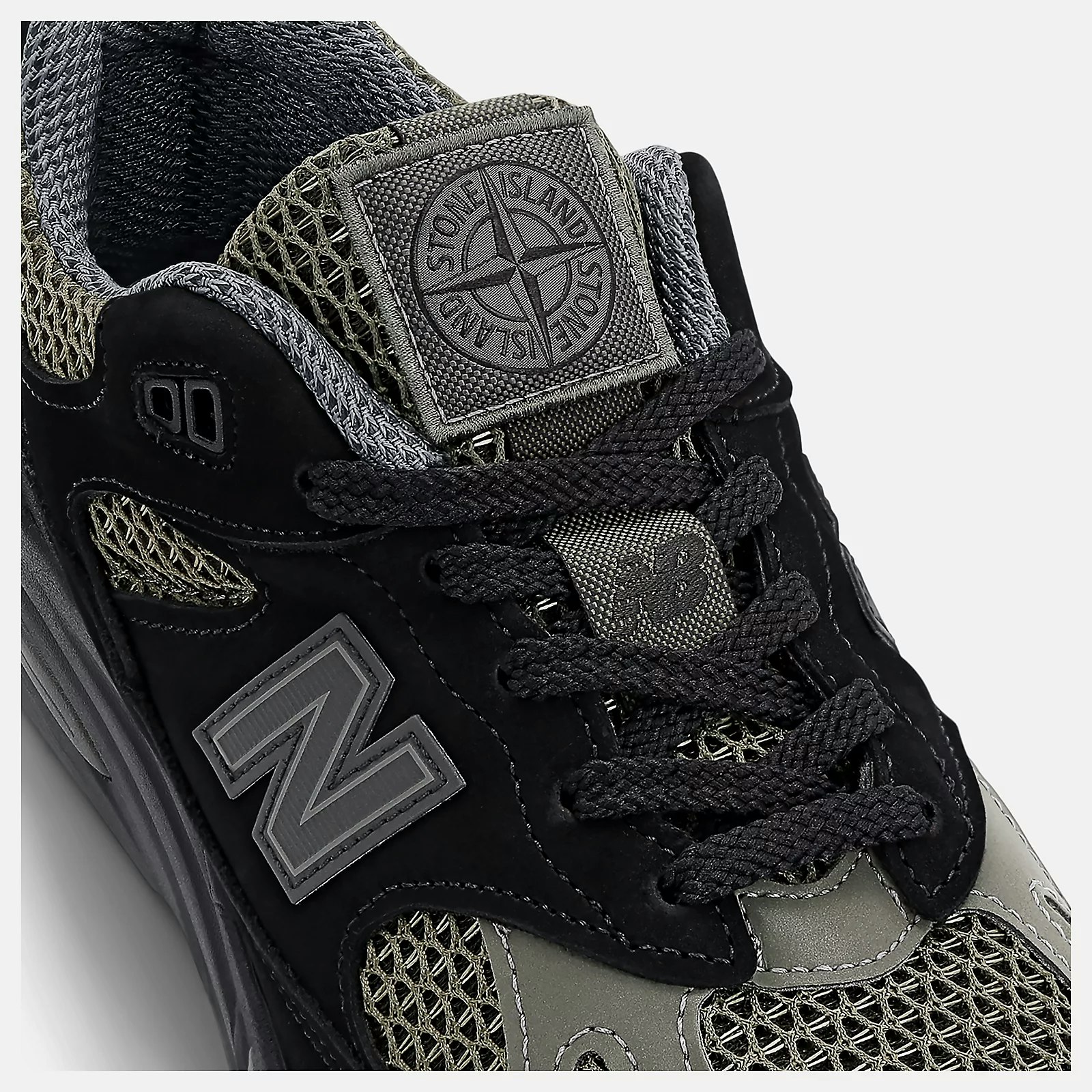 Stone Island x New Balance 991v2 "Dark Grey"