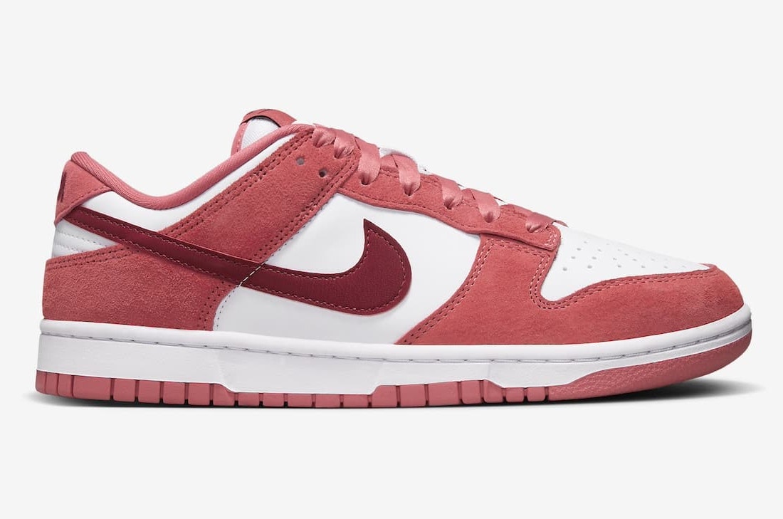 Nike Dunk Low "Valentine’s Day"