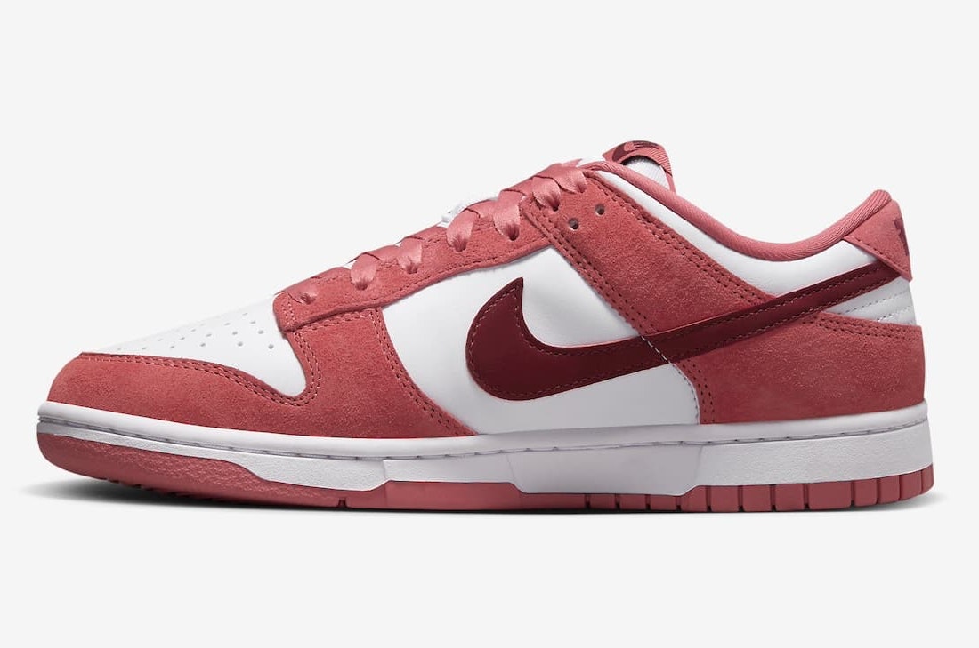 Nike Dunk Low "Valentine’s Day"