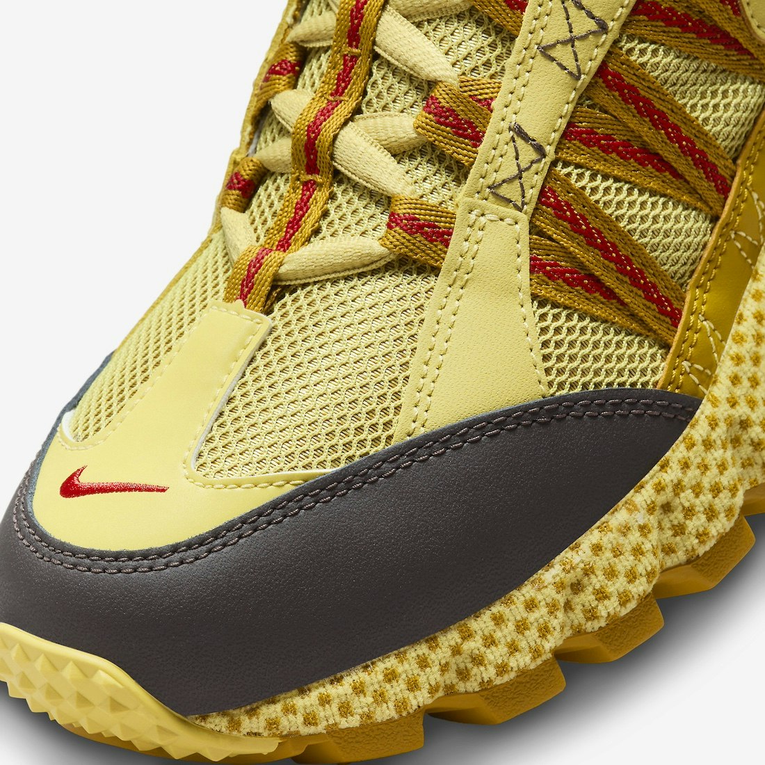 Nike Air Humara "Buff Gold"
