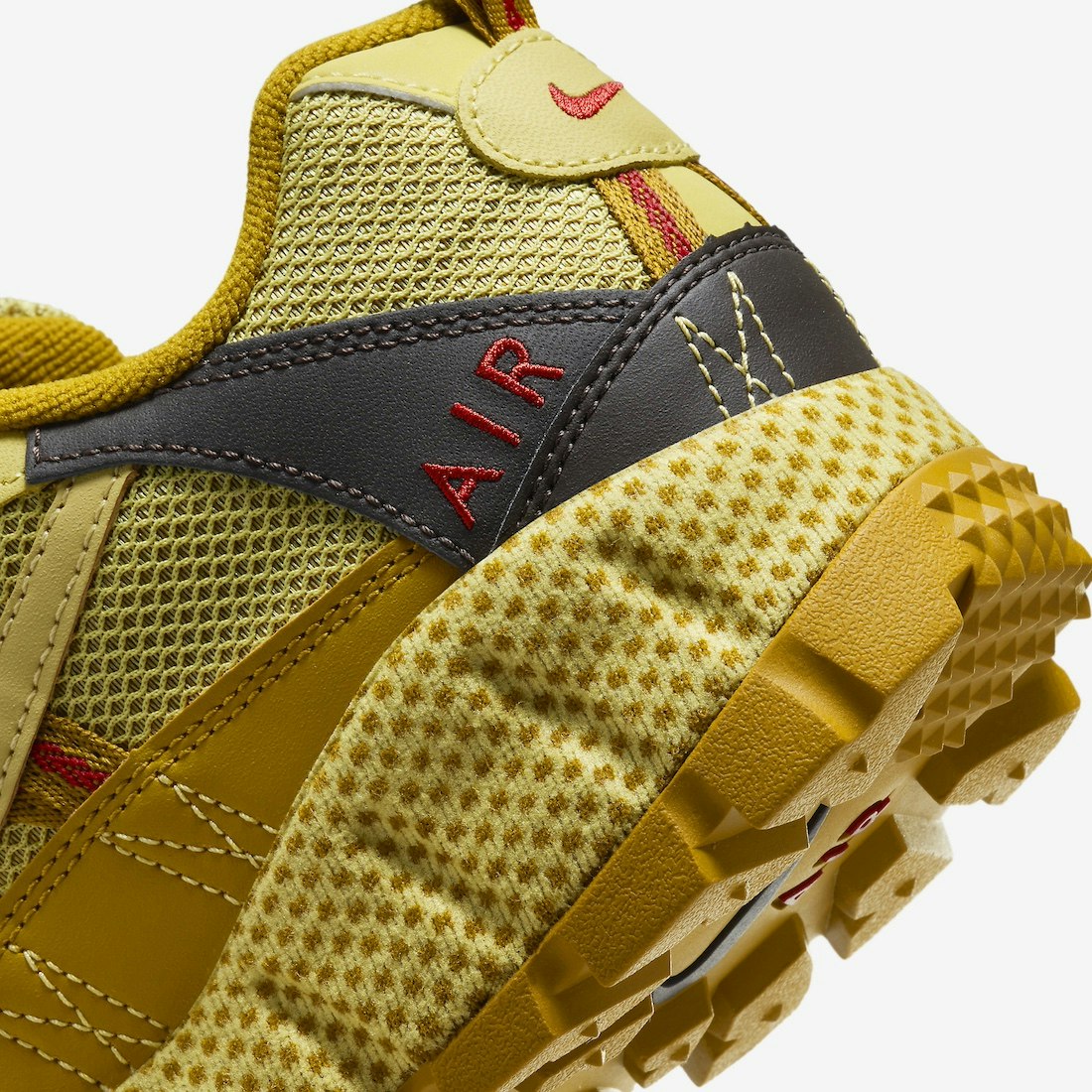 Nike Air Humara "Buff Gold"