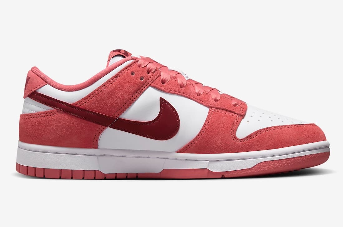 Nike Dunk Low "Valentines Day 2024"