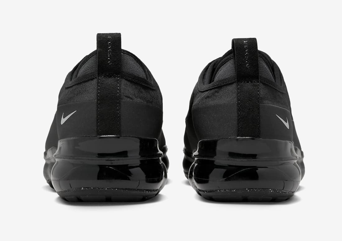 Nike VaporMax Moc Roam "Triple Black"