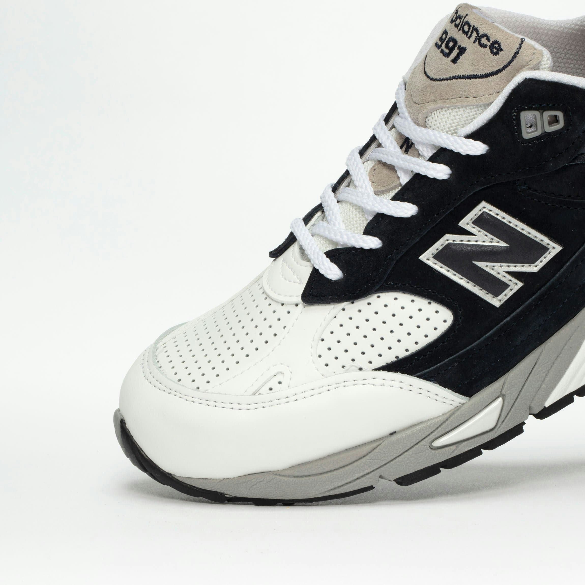 SNS x New Balance 991 "White Navy"