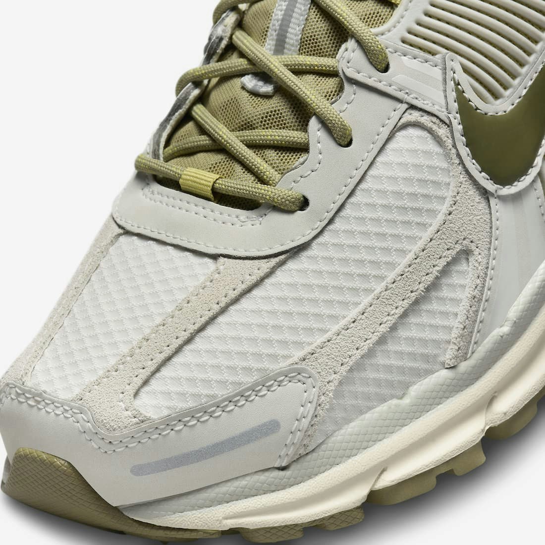 Nike Zoom Vomero 5 "Light Bone"