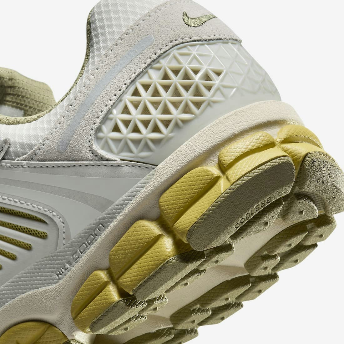 Nike Zoom Vomero 5 "Light Bone"
