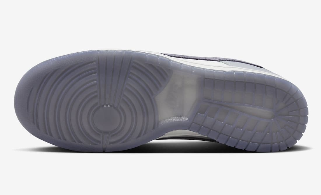 Nike Dunk Low SE "Light Carbon"