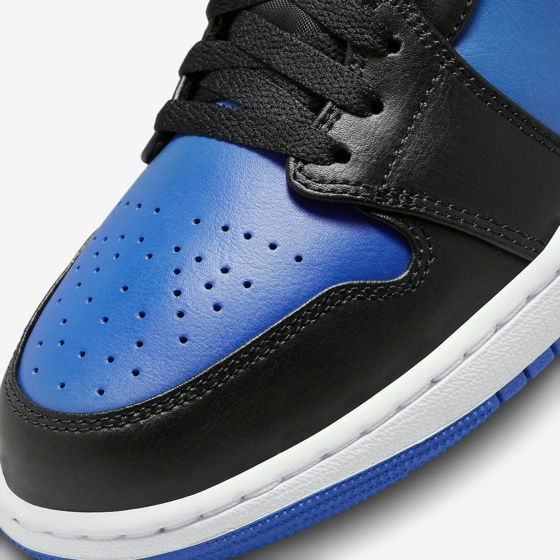 Air Jordan 1 Mid "Varsity Royal"