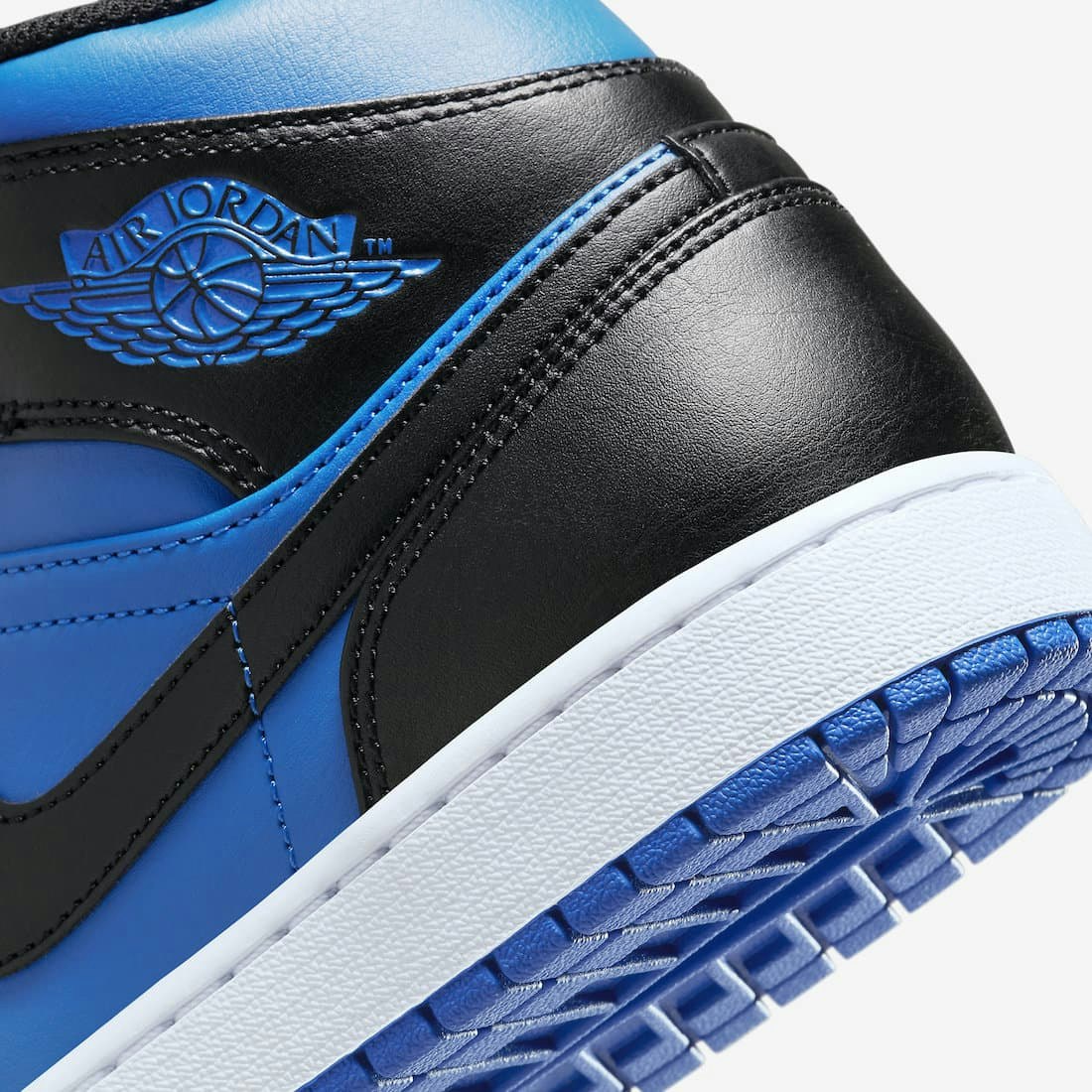 Air Jordan 1 Mid "Varsity Royal"