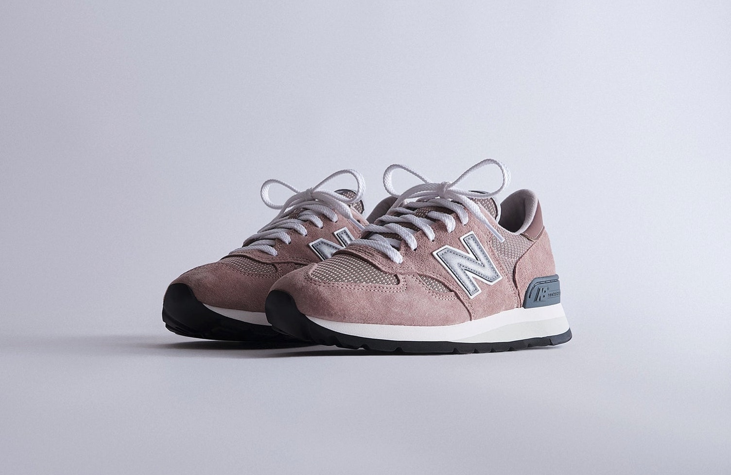 Ronnie Fieg x New Balance 990v1 "Dusty Rose"