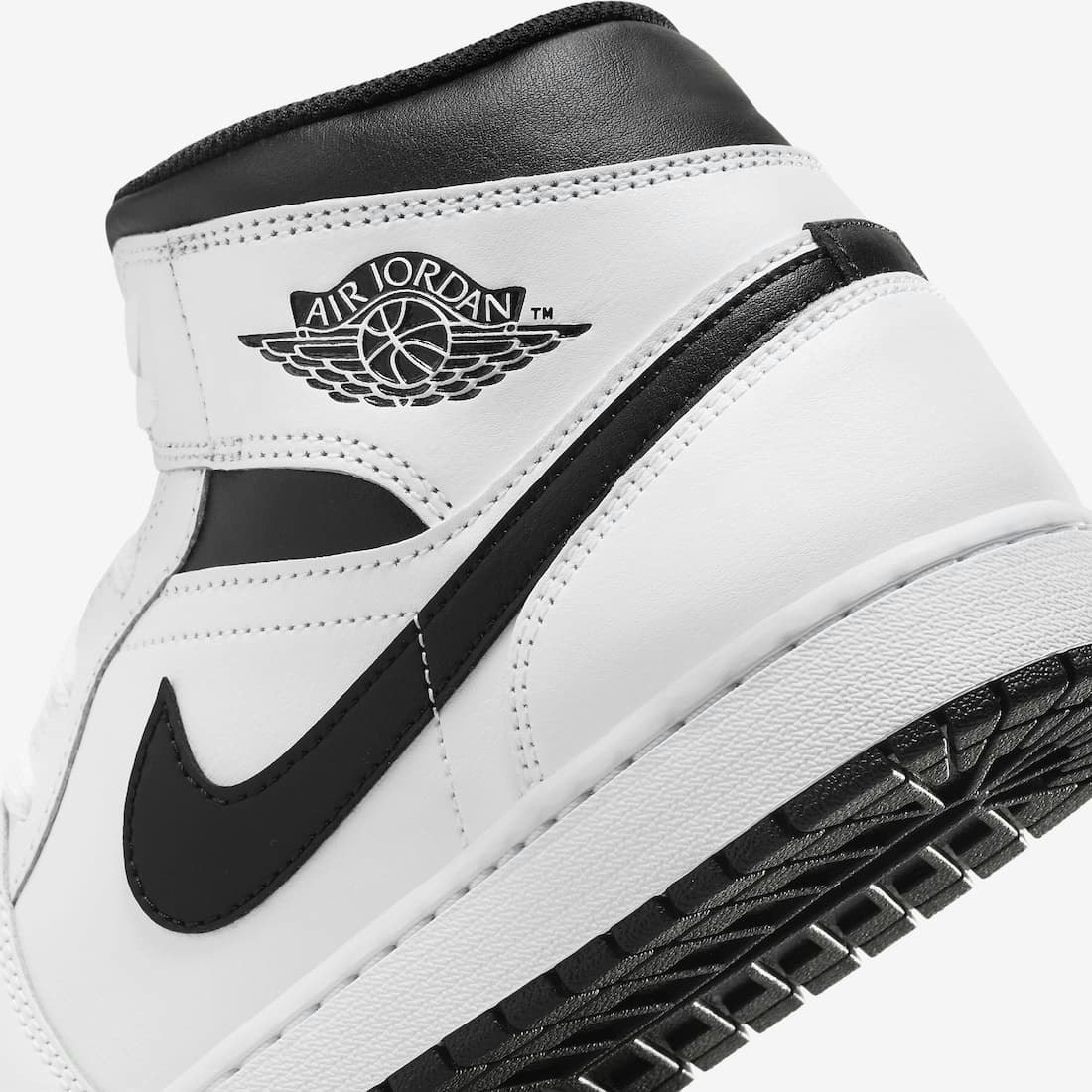 Air Jordan 1 Mid "White/Black"