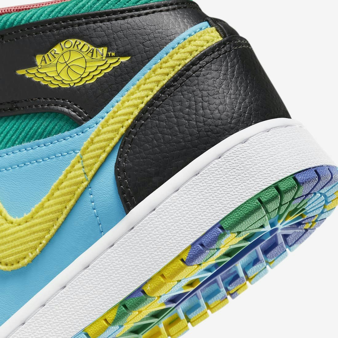 Air Jordan 1 Mid GS "Championships"